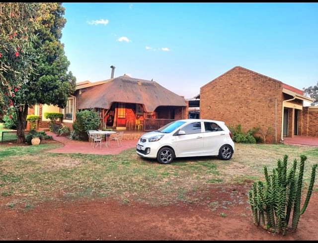 3 BEDROOM HOUSE FOR SALE IN DAWN PARK EXT